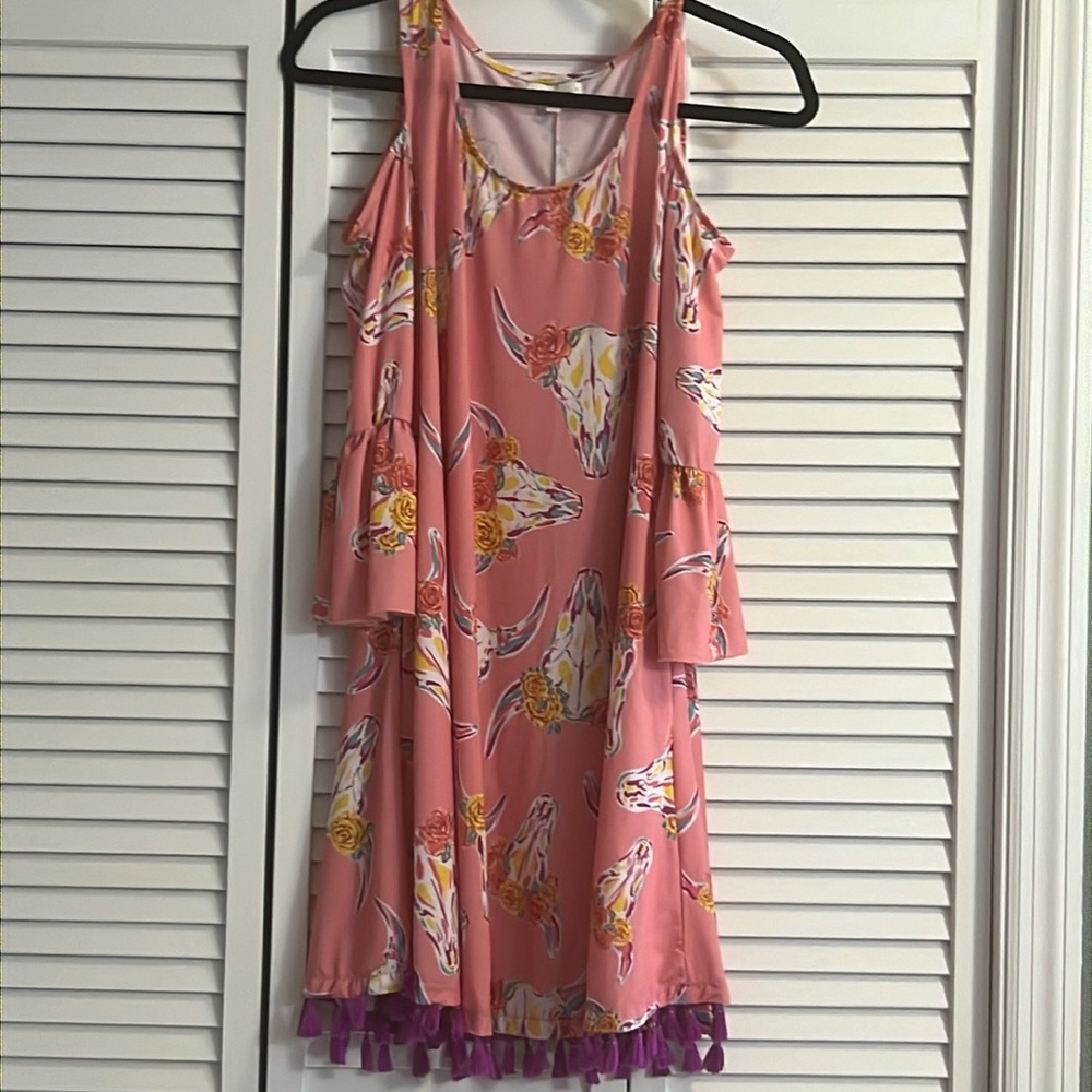 Simply Southern Cold shoulder dress. From smoke and pet free home.